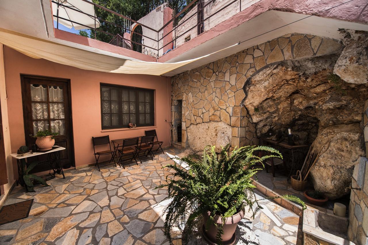 Manthiata Studios Exanthia Exterior foto